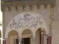 qui y ajoute son blason à la fin du XIXe&nbsp;siècle.