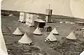 Campement sous tente, vers 1933