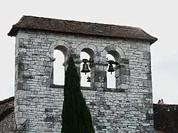Le clocher-mur.