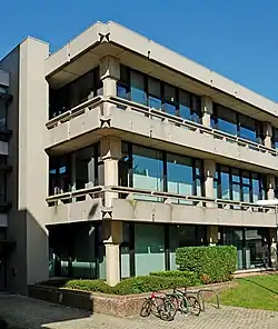 Angle de l'aile A.