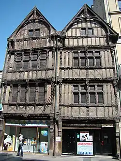 Les nos&nbsp;52 et 54 rue Saint-Pierre en 2010