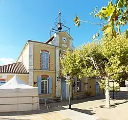 La mairie.