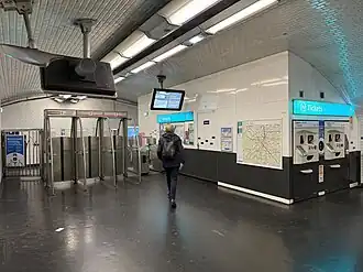 Salle voyageurs principale.