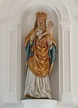 Statue restaurée en 2025 de la Vierge à l'Enfant.