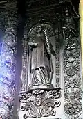 Boiseries : Saint et buste d'ange soutenant l'entablement