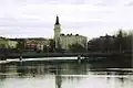 de gauche à droite: le lycée, la cathédrale, la Kolmiotalo.
