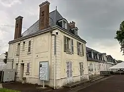 Bâtiment du parc de l'Hôtel de Ville, Chilly-Mazarin.
