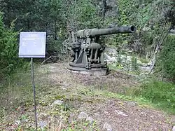 Un canon de Bange donné aux Finlandais pour la Seconde Guerre mondiale qui en firent un canon de forteresse.