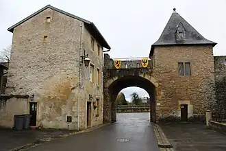 Porte de Sierck côté intérieur, avec la maison de l'octroi.
