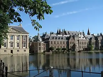 La Torentje, à la droite immédiate de la Mauritshuis.