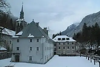 L'abbaye de Sixt en hiver.