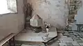 Cuve baptismale octogonale du XVe&nbsp;siècle.