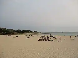 Plage des Minimes près de laquelle se trouve le phare