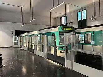 Rame arrivant à la station.