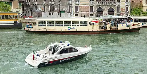 Vedette des Carabinieri à Venise.