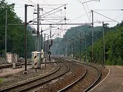 Vue de la bifurcation de Franois : Lons-le-Saunier/Lyon à gauche et Dole/Dijon à droite.
