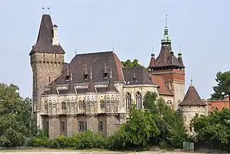 La partie gothique du château.