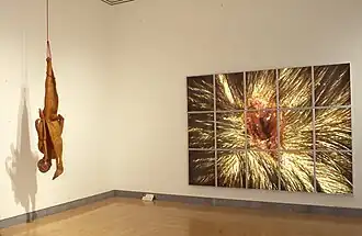 Marc Quinn, No Visible Means of Escape (à g.).