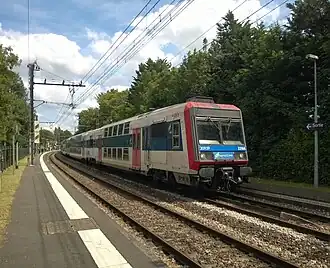 Unité multiple de Z 20900 du RER C pour Versailles-Chantiers, en 2018.