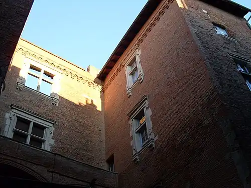 Les façades ouest et sud.