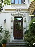 La porte d'entrée.