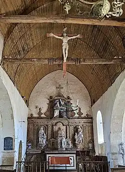 Retable et poutre de gloire.
