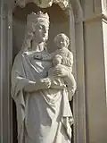 La vierge à l'enfant sur la croix gothique
