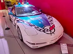 Safety car Chevrolet Corvette C5 V8 de 5&nbsp;666&nbsp;cm3 (1999).