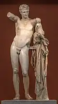Hermès portant Dionysos enfant. H. 2,13&nbsp;m. Copie romaine du marbre original (peu après 350 ?[101],[102]) de Praxitèle. MArch Olympie