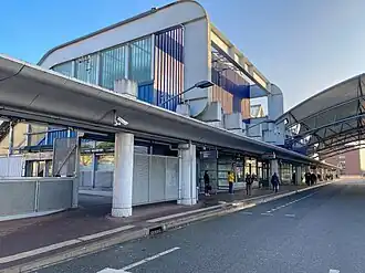 L'accès gare routière.