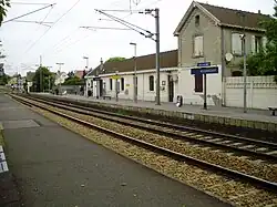 Le quai pour Paris vu depuis le quai pour Valmondois