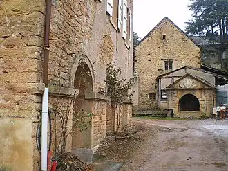Le lavoir et la fontaine de Balleure.