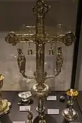 La croix de procession.