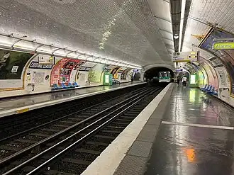 Quais, en direction de Boulogne - Pont de Saint-Cloud.