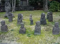 Statues d'enfants.