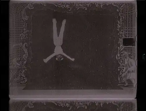 Photogramme de La Femme volante, film réalisé par Georges Méliès, 1902.