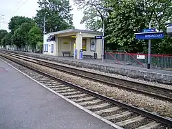Abri sur le quai pour Valmondois