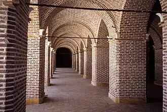 Intérieur du caravansérail de Sa'd al-Saltaneh à Qazvin.