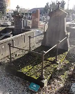 22. tombe ancienne de Nicolas Moulin, 1819.