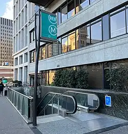 Accès no&nbsp;13 « Rue Van Gogh ».