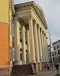 Le portique à colonnes corinthiennes