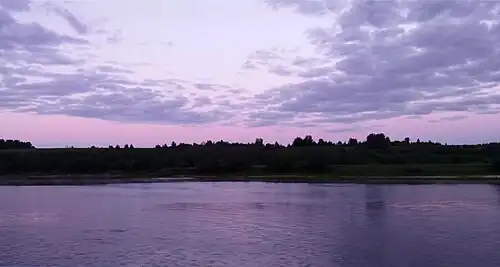 Nuit blanche sur la Volga entre Rybinsk et Yaroslavl.