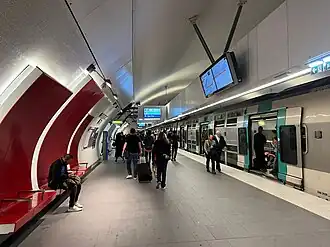 MI 09 à quai.