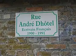 Rue André-Dhôtel à Mont-de-Jeux.