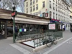 L'accès no&nbsp;2, « Quai de la Loire ».
