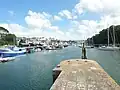 Le Port Rhu vu en amont de l'écluse et de la passerelle « Jean Marin ».