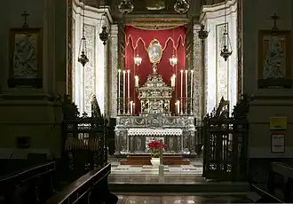 La chapelle Sainte-Rosalie de la cathédrale de Palerme avec ses reliques et une urne en argent du XVIIe&nbsp;siècle.