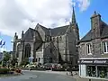 Vue de l'église depuis la place de l'Église.