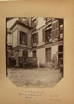La cour fin 19e siècle, photo Eugène Atget.