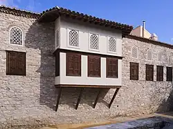 Arrière du manoir avec le sachnisi